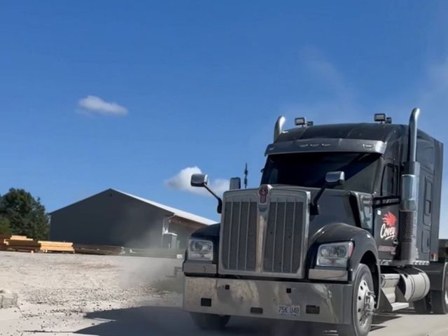 Kenworth W990 rolling in