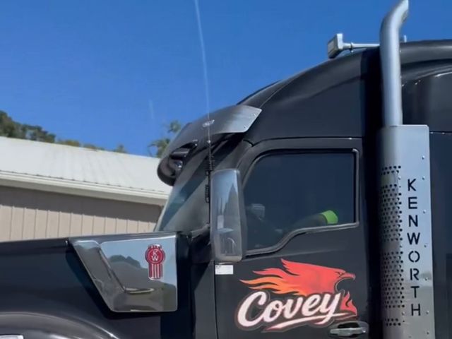 Kenworth W990 cab and stack