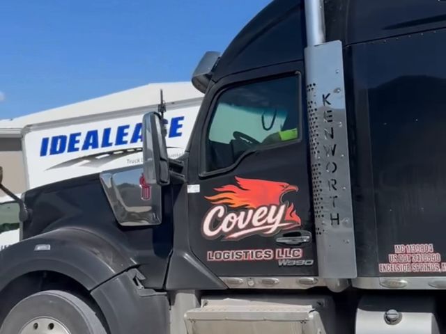Kenworth W990 sleeper and Covey colors
